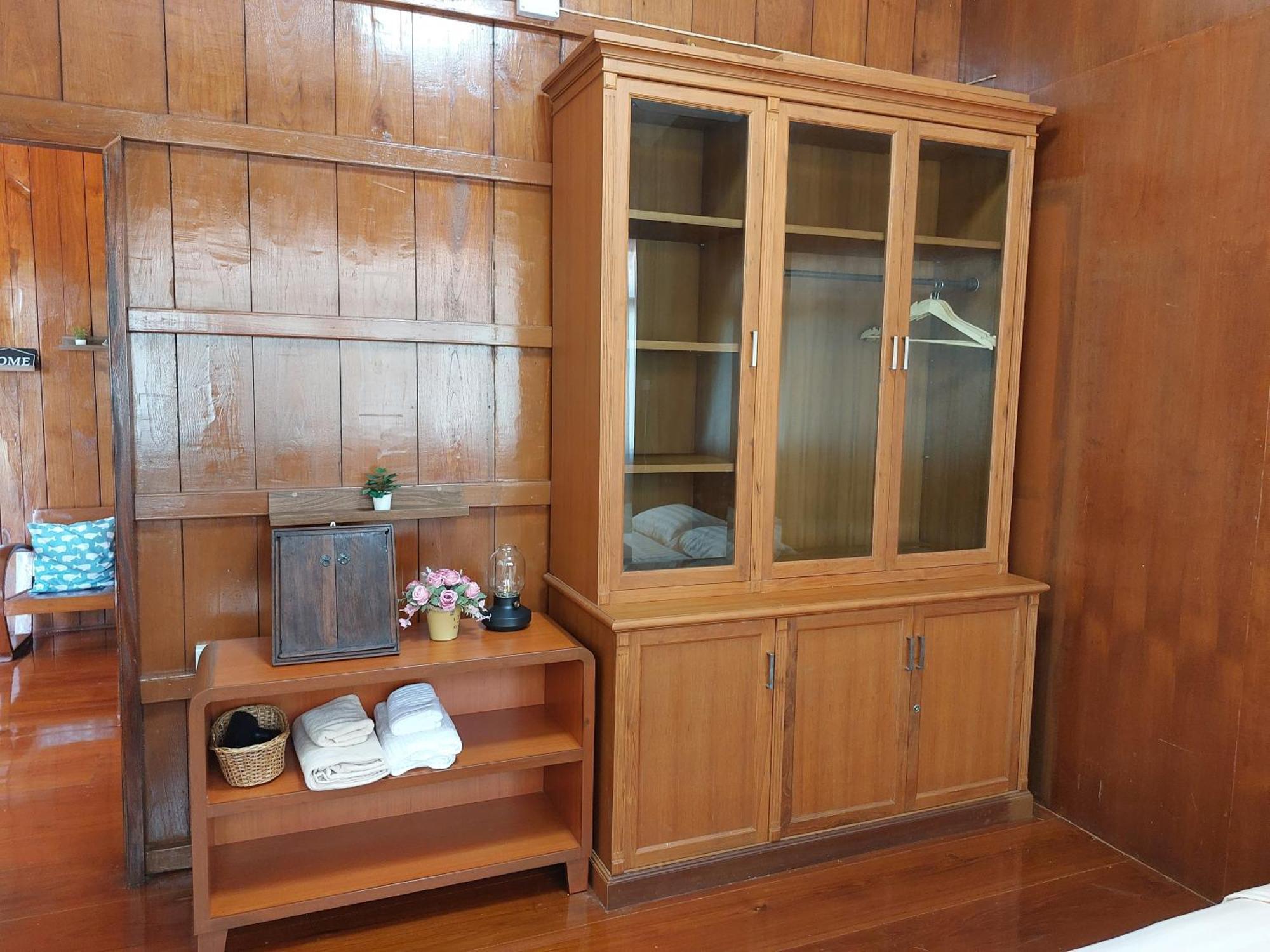Whales Come To The River - Riverside - 3 Rooms On 2Nd Floor Ban Bang Phli Nua ภายนอก รูปภาพ