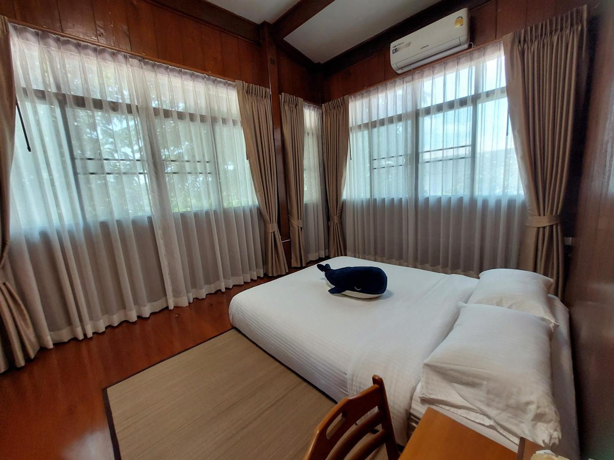 Whales Come To The River - Riverside - 3 Rooms On 2Nd Floor Ban Bang Phli Nua ภายนอก รูปภาพ