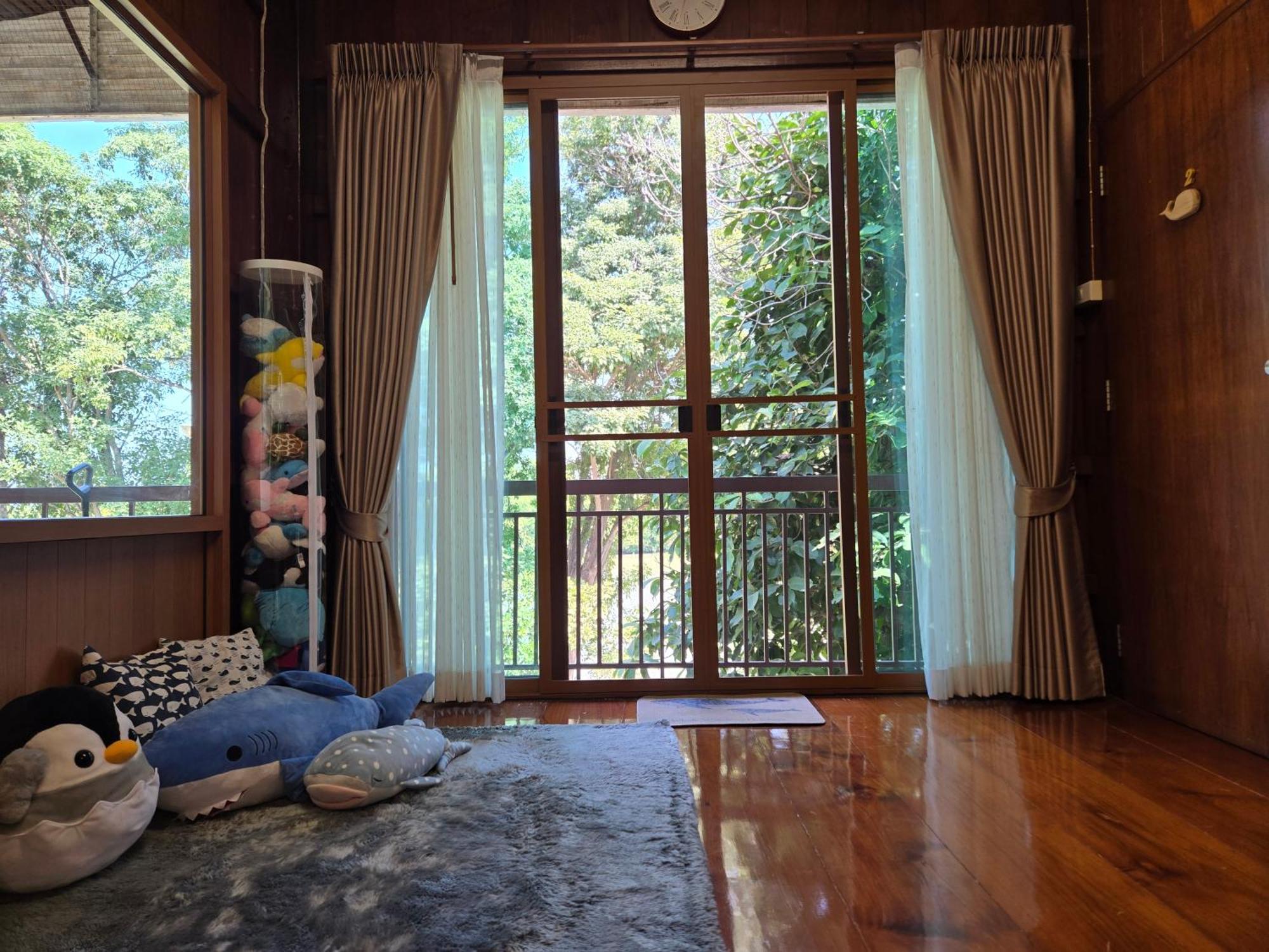 Whales Come To The River - Riverside - 3 Rooms On 2Nd Floor Ban Bang Phli Nua ภายนอก รูปภาพ
