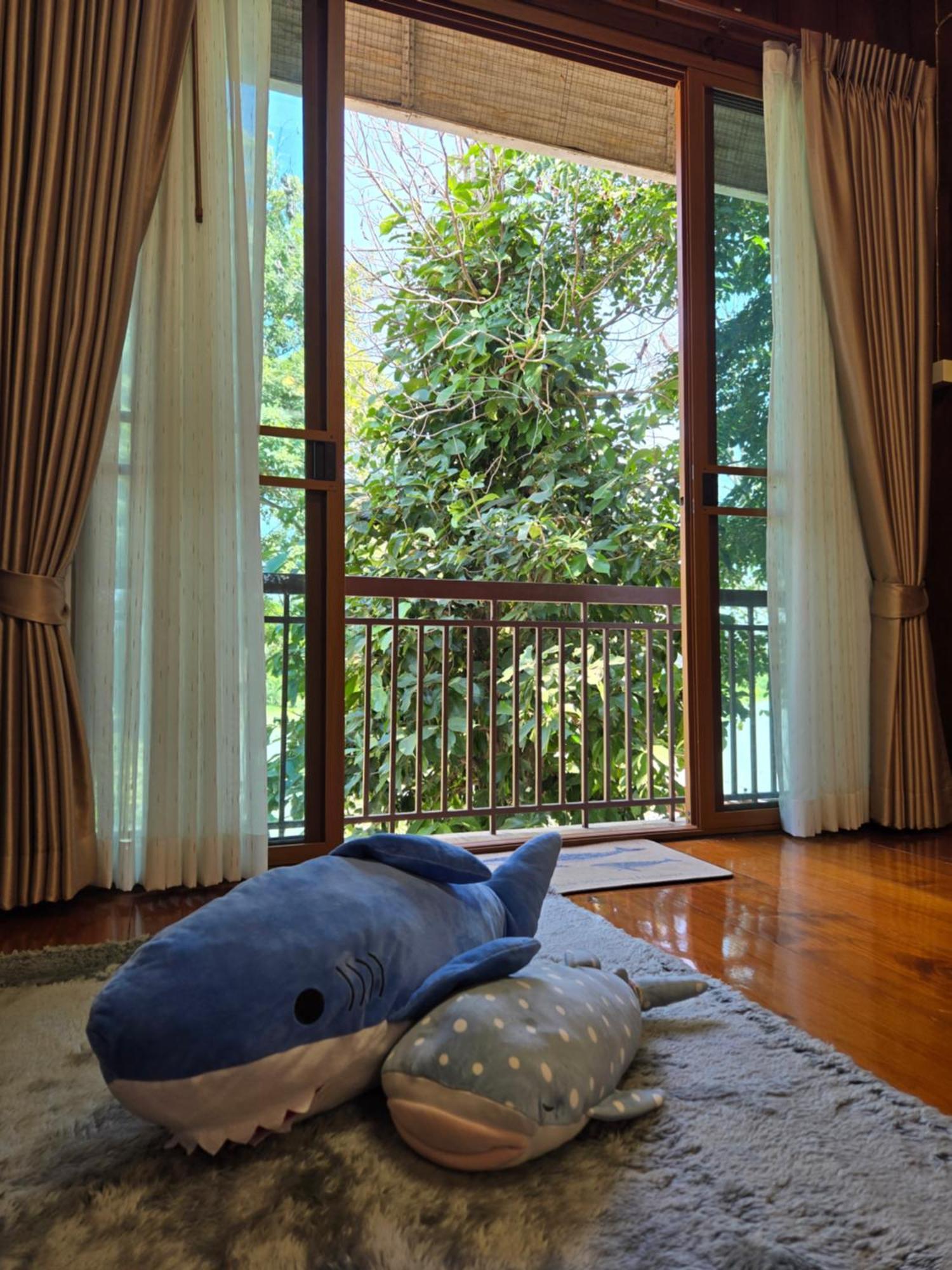 Whales Come To The River - Riverside - 3 Rooms On 2Nd Floor Ban Bang Phli Nua ภายนอก รูปภาพ